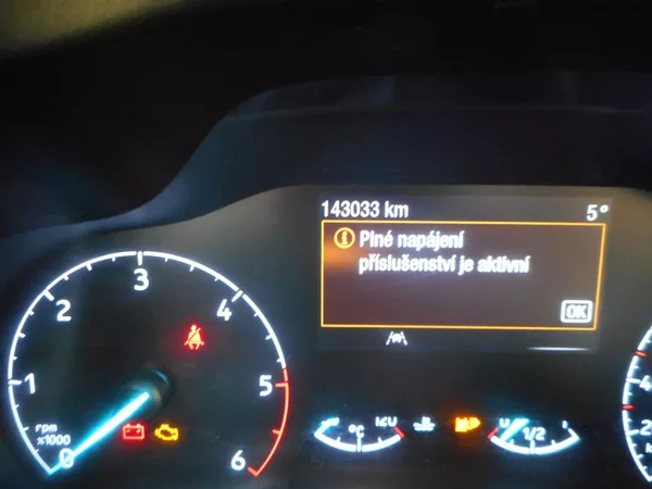 Ford Tourneo Connect 1,5-PANORAM-TAŽNÉ-VYHŘ.SEDAČKY - foto 14