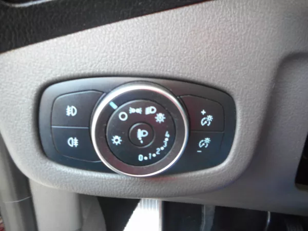 Ford Tourneo Connect 1,5-PANORAM-TAŽNÉ-VYHŘ.SEDAČKY - foto 20