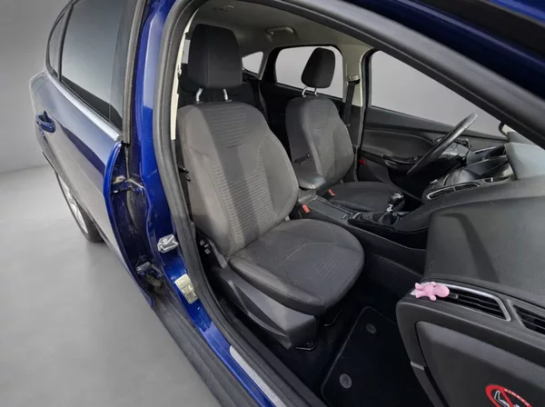 Ford Focus 1.0 Ecoboost Titanium - foto 21
