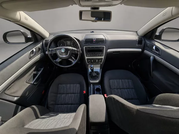 Škoda Octavia 1.6 TDi 77Kw Elegance - foto 13