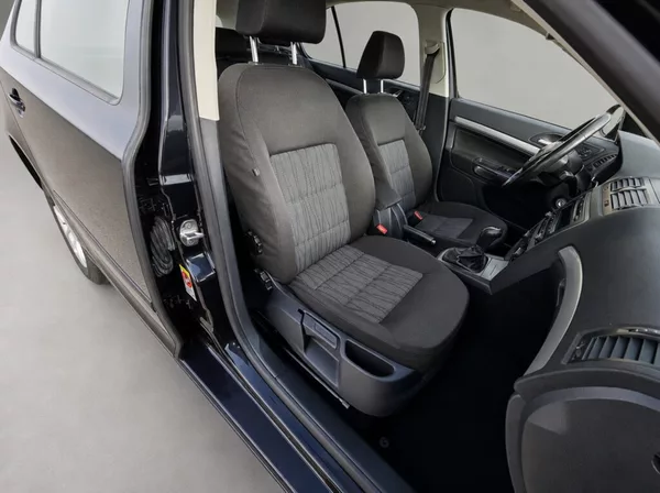 Škoda Octavia 1.6 TDi 77Kw Elegance - foto 21