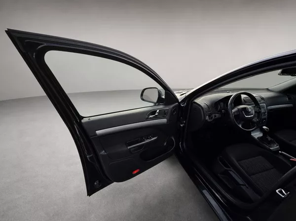 Škoda Octavia 1.6 TDi 77Kw Elegance - foto 9