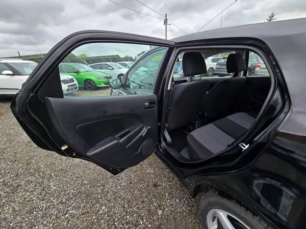 Mazda 2 1.3 MZR 55KE klima - foto 11