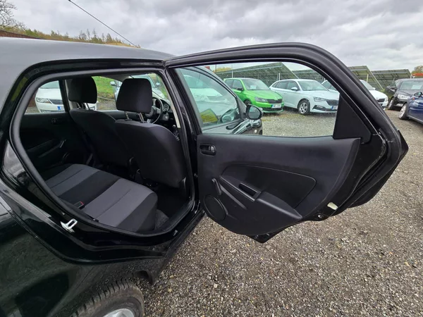 Mazda 2 1.3 MZR 55KE klima - foto 18