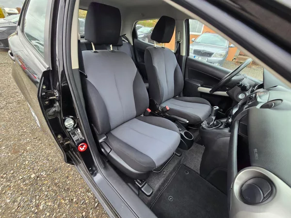 Mazda 2 1.3 MZR 55KE klima - foto 21