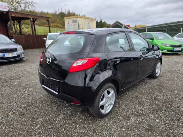 Mazda 2 1.3 MZR 55KE klima - foto 7