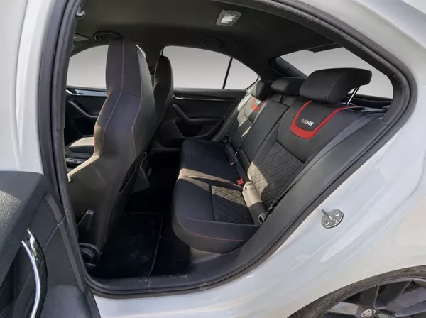 Škoda Octavia RS 2.0 TDi 135KW DSG - foto 12