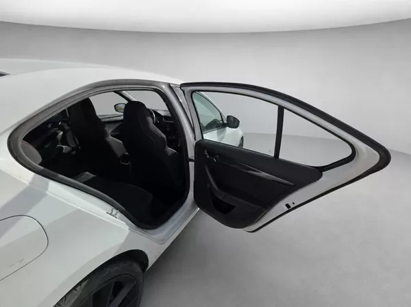 Škoda Octavia RS 2.0 TDi 135KW DSG - foto 18