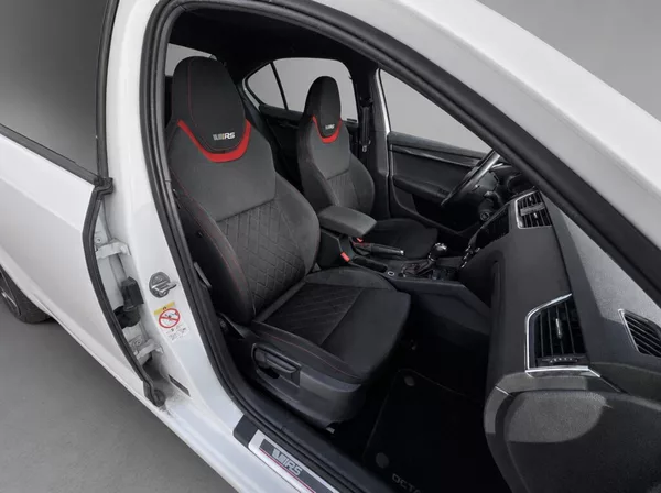 Škoda Octavia RS 2.0 TDi 135KW DSG - foto 21