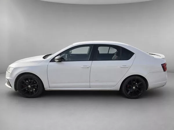 Škoda Octavia RS 2.0 TDi 135KW DSG - foto 4