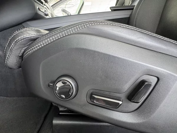 Volvo XC60 T6 AWD*Recharge*Inscription - foto 32