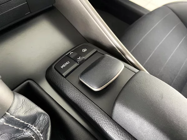 Lexus IS 300h IS 300h*AUT*Hybrid*Kamera* - foto 24