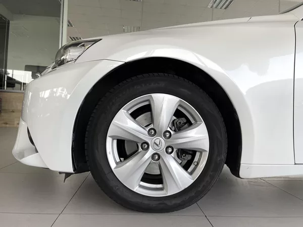 Lexus IS 300h IS 300h*AUT*Hybrid*Kamera* - foto 30