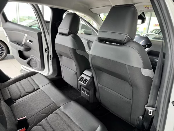 Citroën C4 1,2PT 130*AT8*Full LED*Kamera - foto 18