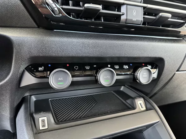 Citroën C4 1,2PT 130*AT8*Full LED*Kamera - foto 23