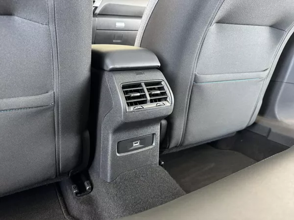 Citroën C4 1,2PT 130*AT8*Full LED*Kamera - foto 32