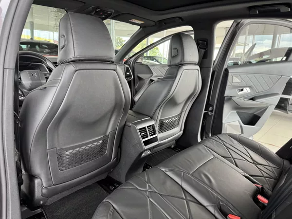 DS Automobiles DS7 Crossback 1,6 E-TENSE 300*AT8*4x4*RIVOLI - foto 17