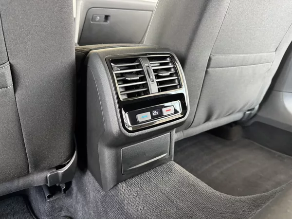 Volkswagen Passat 2,0TDI DSG 140kW*Masáž*Kam*Taž - foto 32