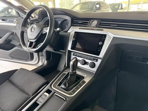 Volkswagen Passat Variant 2,0TDI DSG 140kW*Masáž*Kam*Taž - foto 14