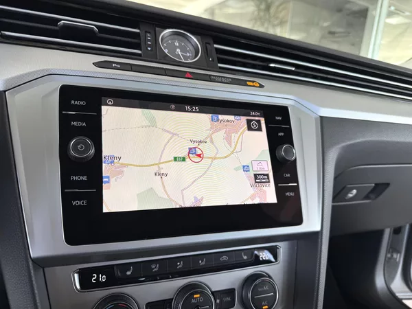 Volkswagen Passat Variant 2,0TDI DSG 140kW*Masáž*Kam*Taž - foto 22