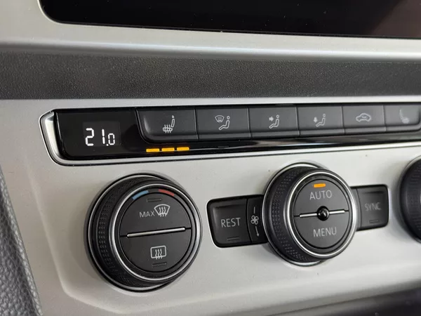 Volkswagen Passat Variant 2,0TDI DSG 140kW*Masáž*Kam*Taž - foto 24