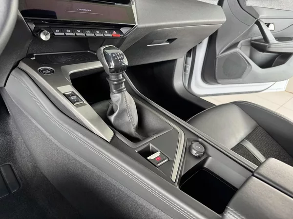 Peugeot 308 1,2PT 96KW*ALLURE*Kamera*DPH - foto 26