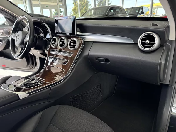 Mercedes-Benz Třídy C 250d 4Matic*Distronic*AirMatic - foto 13