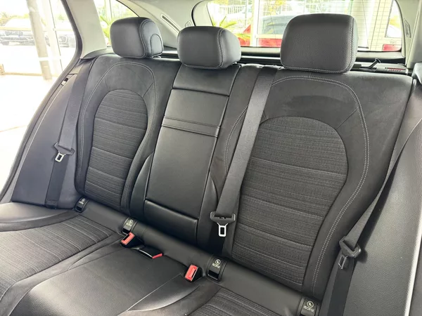 Mercedes-Benz Třídy C 250d 4Matic*Distronic*AirMatic - foto 16
