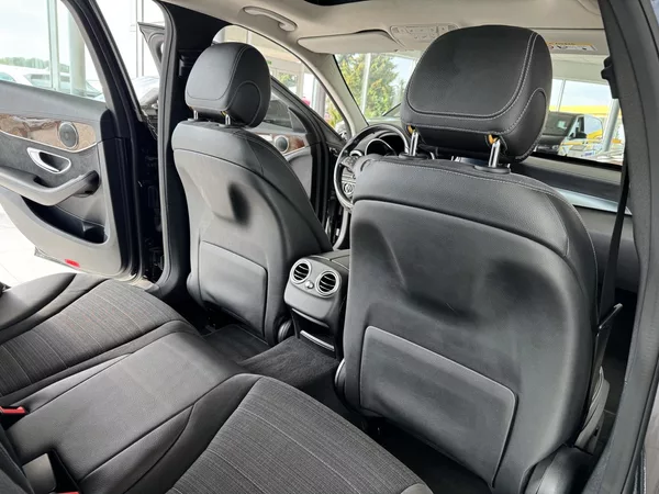Mercedes-Benz Třídy C 250d 4Matic*Distronic*AirMatic - foto 18