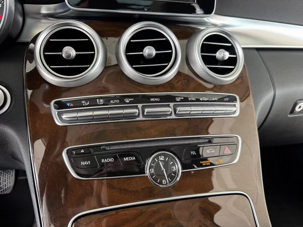 Mercedes-Benz Třídy C 250d 4Matic*Distronic*AirMatic - foto 22