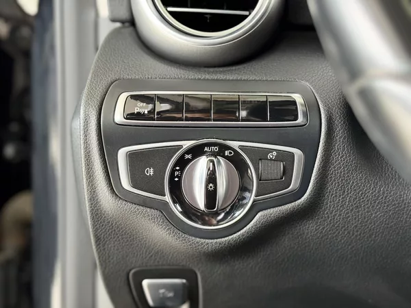 Mercedes-Benz Třídy C 250d 4Matic*Distronic*AirMatic - foto 27