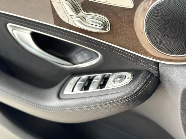 Mercedes-Benz Třídy C 250d 4Matic*Distronic*AirMatic - foto 29