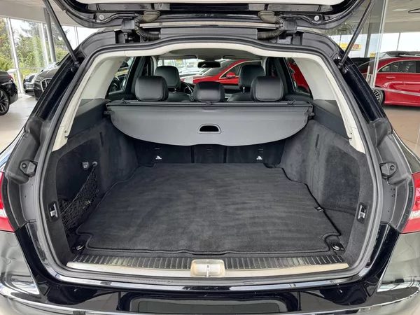 Mercedes-Benz Třídy C 250d 4Matic*Distronic*AirMatic - foto 33