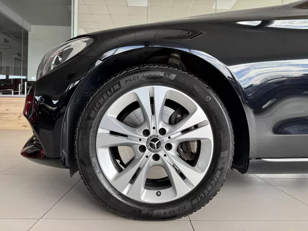 Mercedes-Benz Třídy C 250d 4Matic*Distronic*AirMatic - foto 34