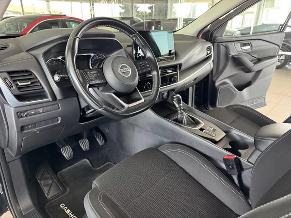 Nissan Qashqai 1,3DIG-T 140*Distronic*360kam - foto 10