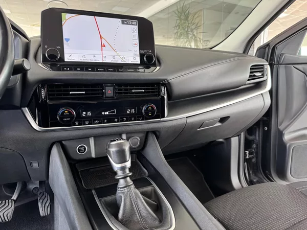 Nissan Qashqai 1,3DIG-T 140*Distronic*360kam - foto 19