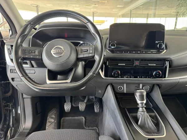 Nissan Qashqai 1,3DIG-T 140*Distronic*360kam - foto 8