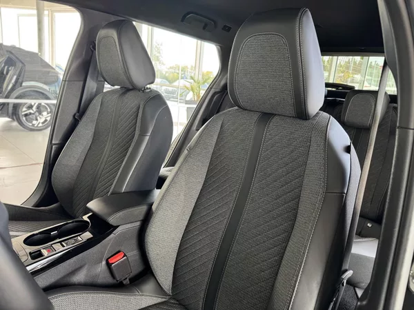 Peugeot 2008 1,2PT 130*AT8*Allure*Kamer*DPH - foto 15