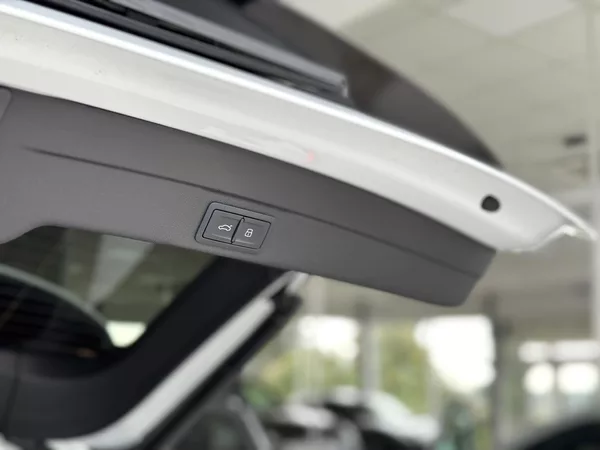 Audi A6 Avant TDI S-LINE*Matrix*360K*Skladem - foto 39