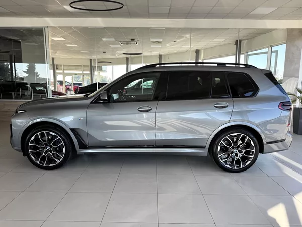 BMW X7 - foto 8
