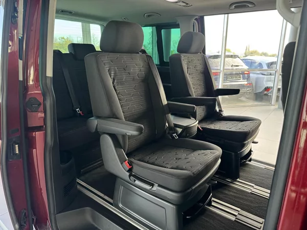 Volkswagen Multivan - foto 17