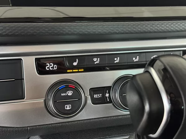 Volkswagen Multivan - foto 23