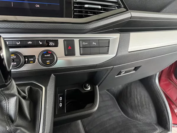 Volkswagen Multivan - foto 24