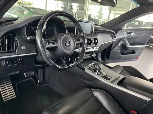 Kia Stinger 3,3TGDI V6*4WD*HUD*360kam*DPH - foto 11