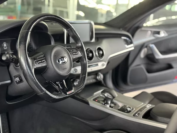 Kia Stinger 3,3TGDI V6*4WD*HUD*360kam*DPH - foto 12