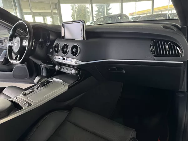 Kia Stinger 3,3TGDI V6*4WD*HUD*360kam*DPH - foto 13