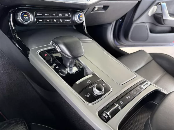 Kia Stinger 3,3TGDI V6*4WD*HUD*360kam*DPH - foto 27