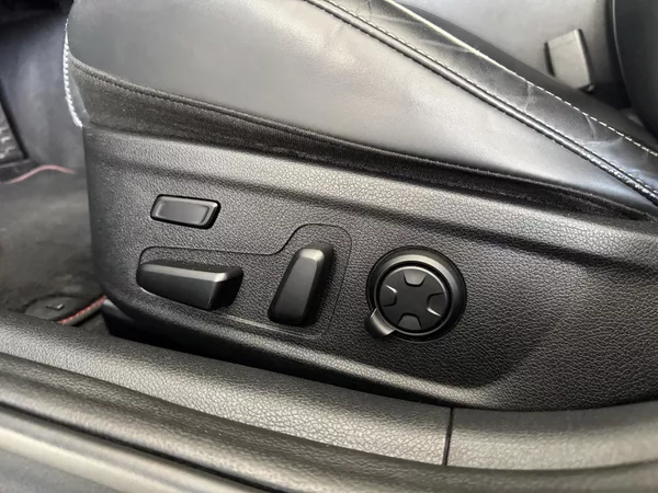 Kia Stinger 3,3TGDI V6*4WD*HUD*360kam*DPH - foto 37