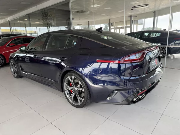 Kia Stinger 3,3TGDI V6*4WD*HUD*360kam*DPH - foto 7