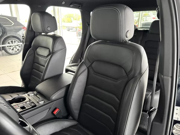 Volkswagen Touareg 3,0TDI 210kW*Discover*Vzduch - foto 15